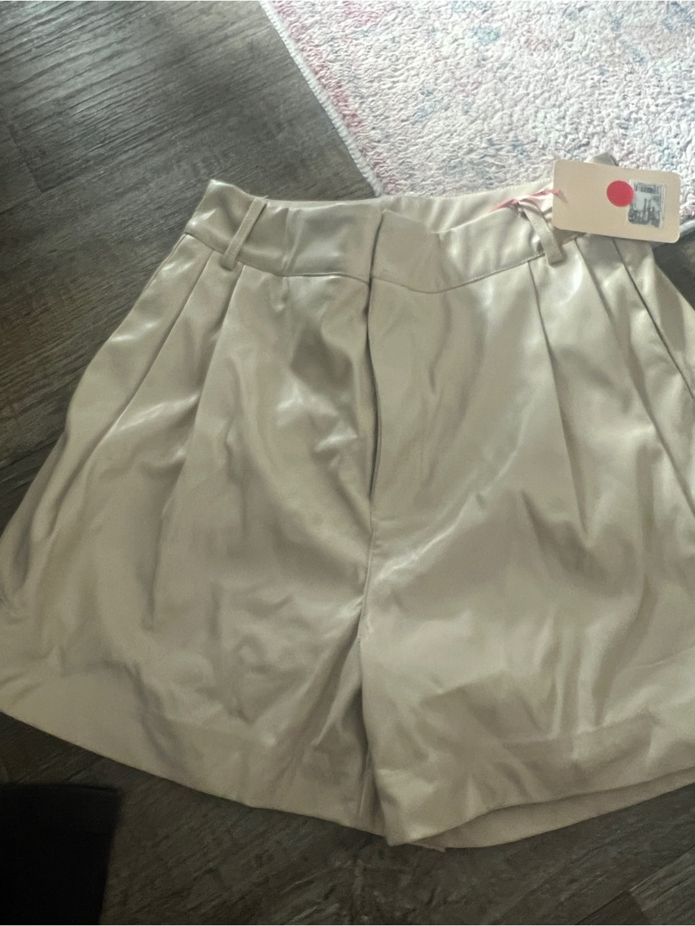 NWT Entro masala High-Waist Cream Women's Shorts